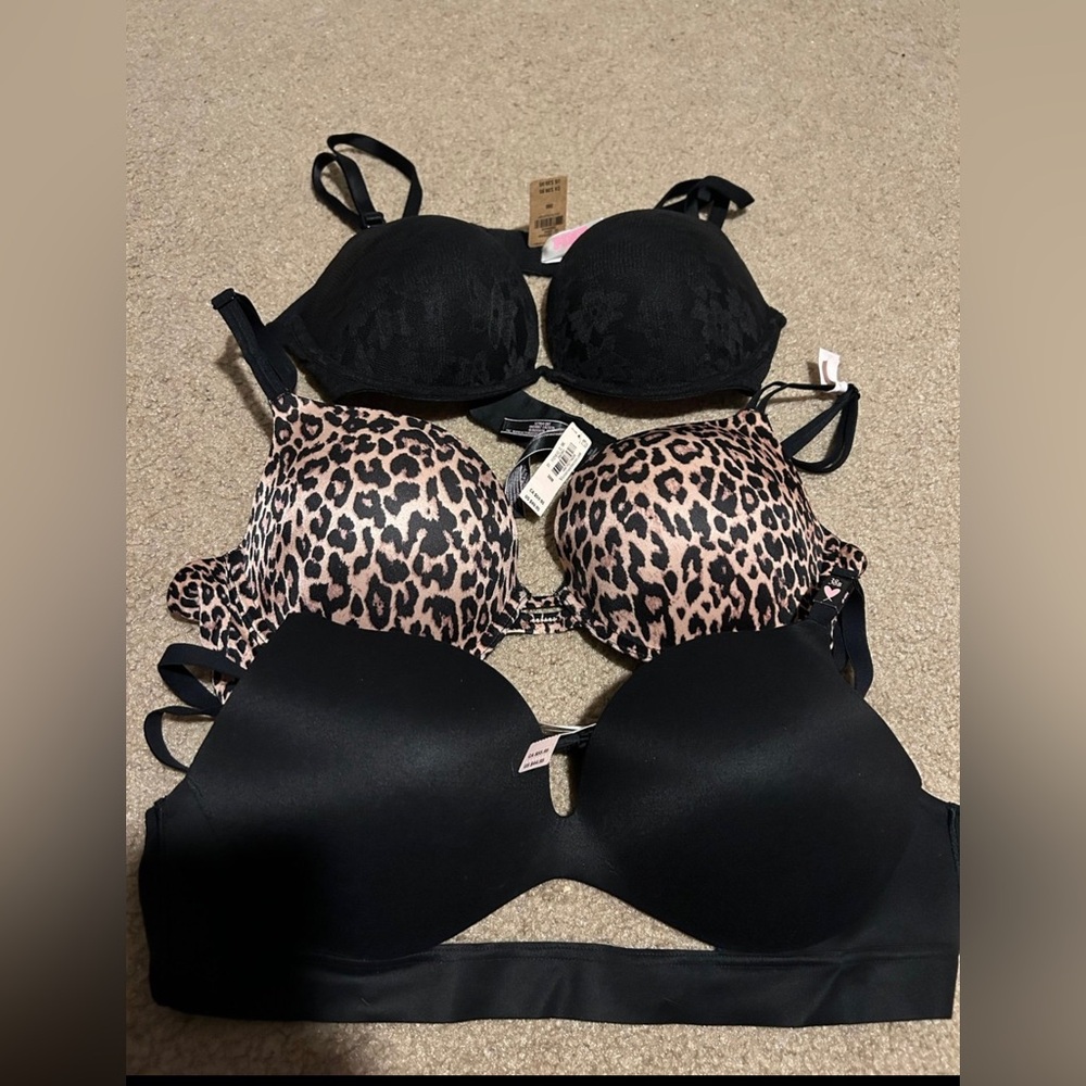 Brand New VICTORIA SECRET BRAS X 3